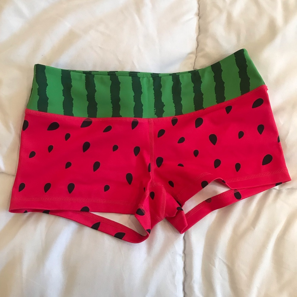 EUC Feed Me Fight Me Shorts 🍉HARD TO FIND PRINT✨